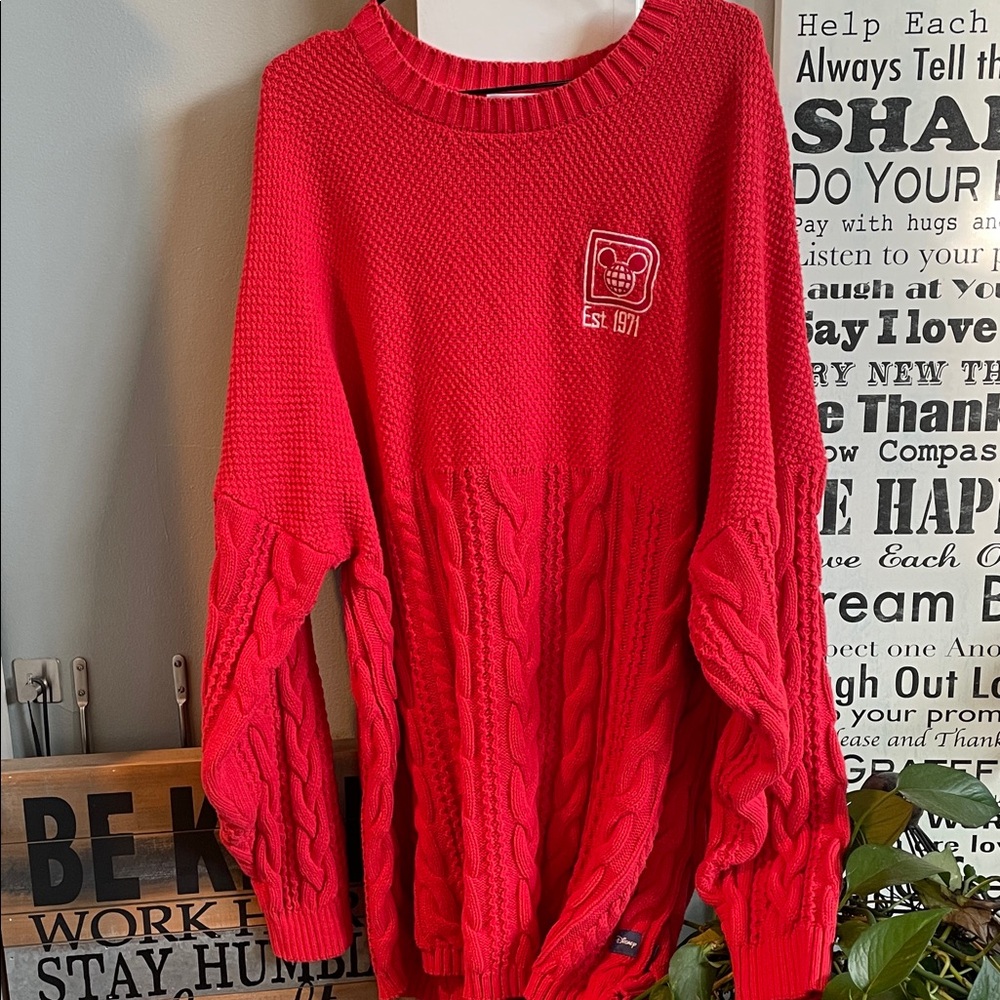 Red Walt Disney World 2023 Holiday Pullover Spirit Jersey. Size XL